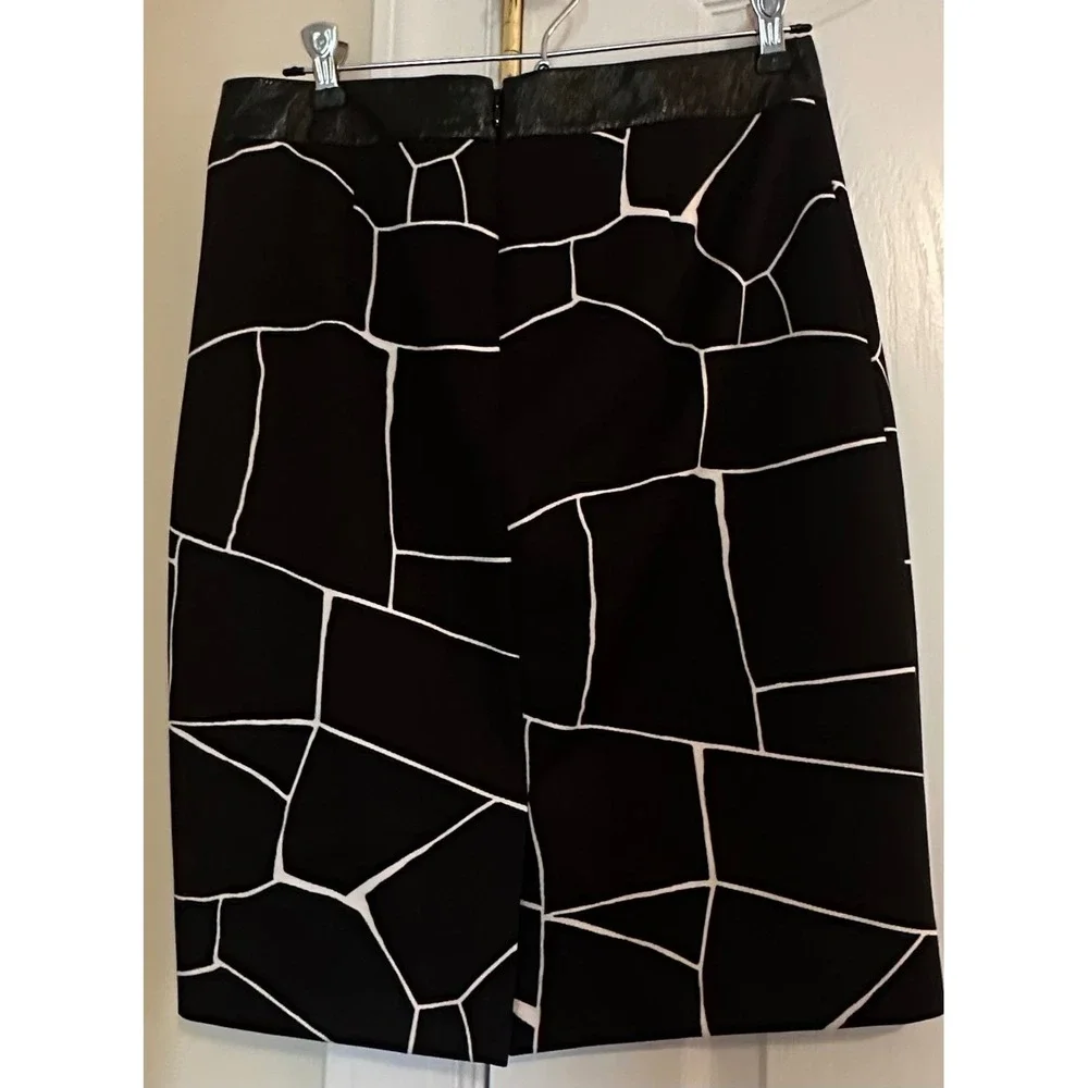 Vince Camuto Black & White Abstract‎ Print Pencil Skirt Size 0